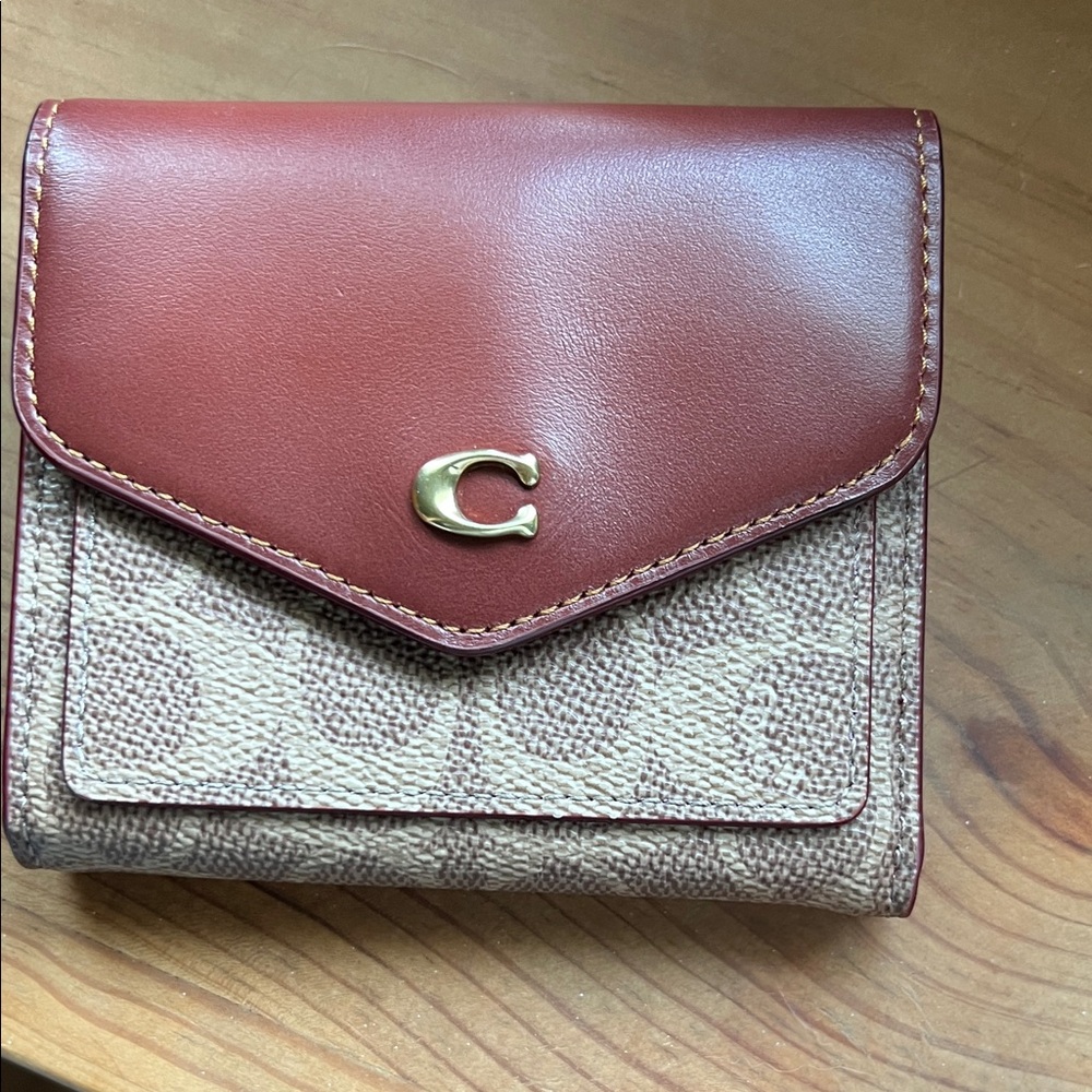 Coach Willow Signature Canvas Tote Bag and matching wallet - Picture 9 of 14